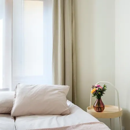 Bed & Beige / Kochanowskiego St